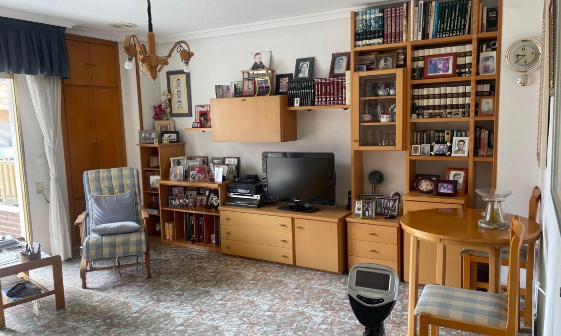 Segunda mano - Apartamento -
Torrevieja - Centro