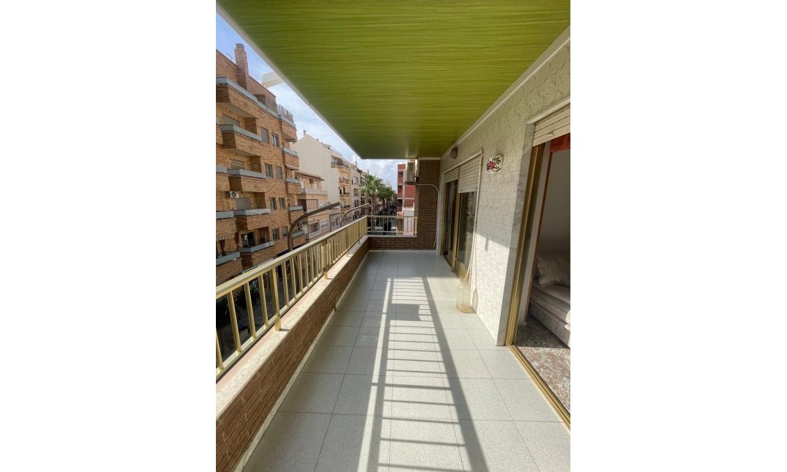 Segunda mano - Apartamento -
Torrevieja - Centro