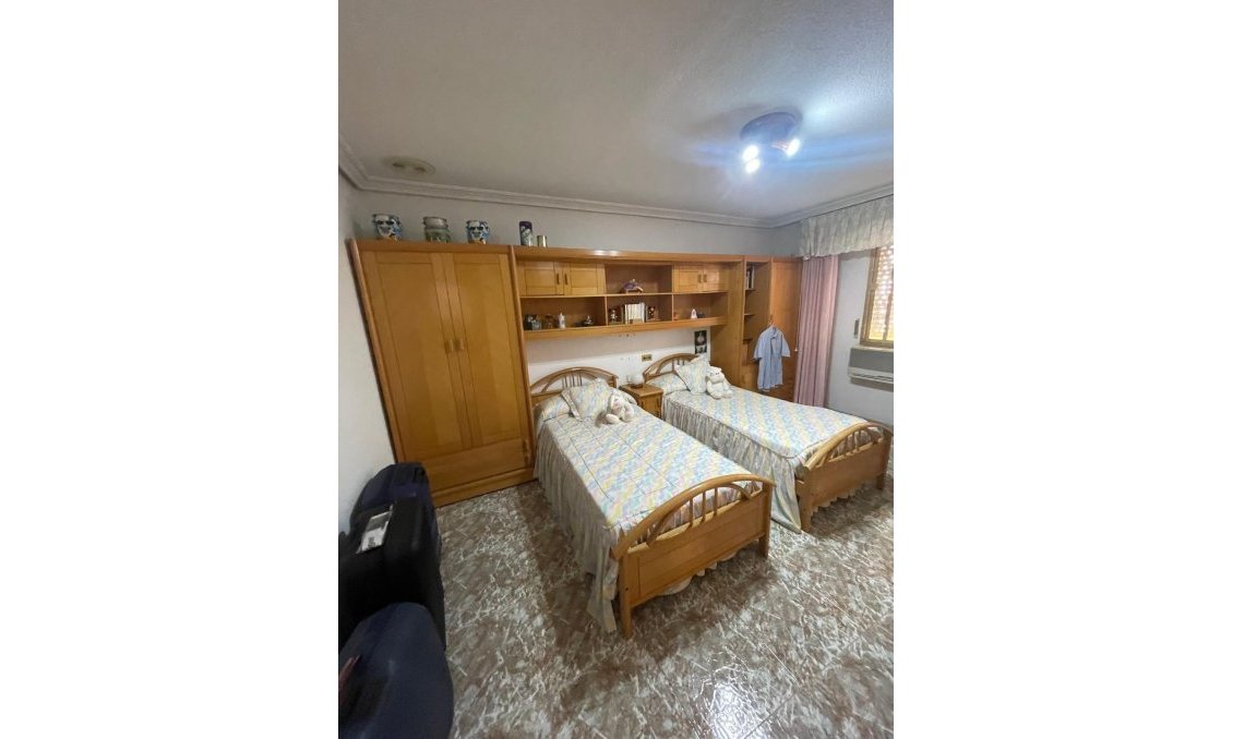 Segunda mano - Apartamento -
Torrevieja - Centro