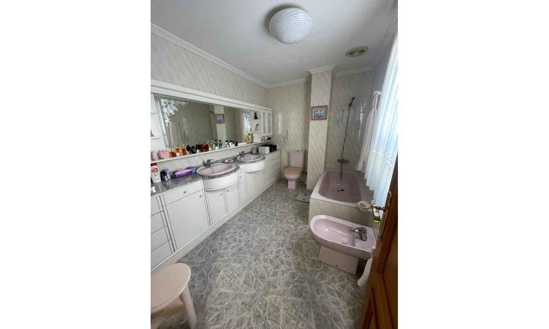 Segunda mano - Apartamento -
Torrevieja - Centro