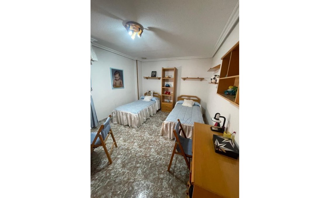 Segunda mano - Apartamento -
Torrevieja - Centro