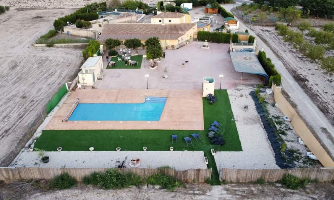 Segunda mano - Villa -
Villena - Inland