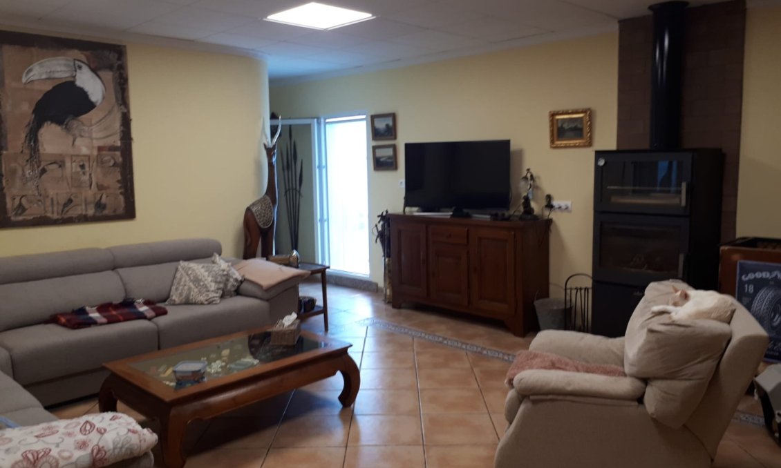 Segunda mano - Villa -
Villena - Inland