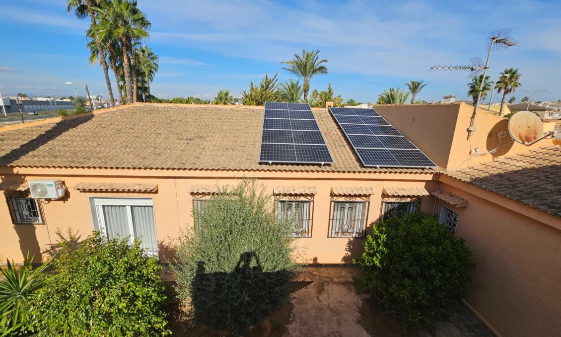 Segunda mano - Villa -
Torrevieja - San Luis