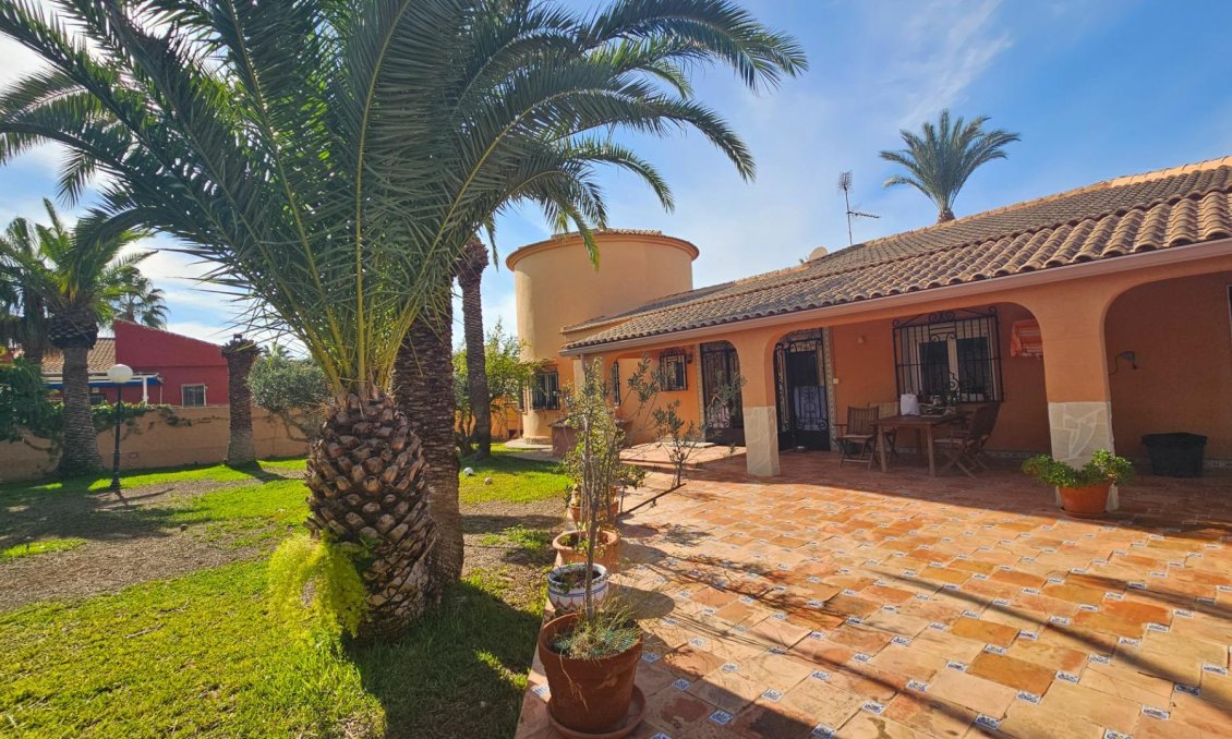 Segunda mano - Villa -
Torrevieja - San Luis