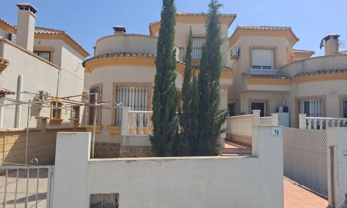 Segunda mano - Villa -
Los Montesinos - Costa Blanca