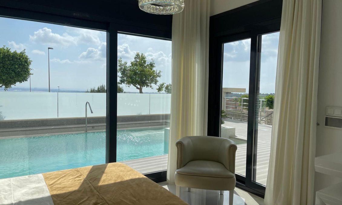 Resale - Villa -
San Miguel de Salinas - Altos De San Miguel