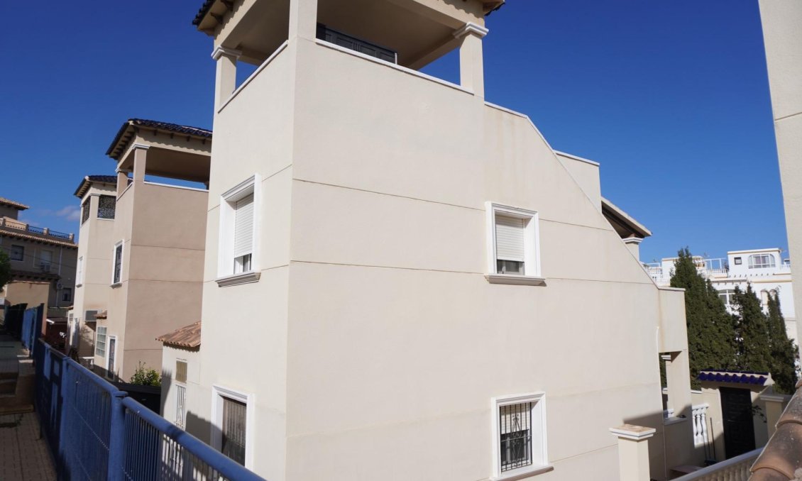 Resale - Villa -
San Miguel de Salinas