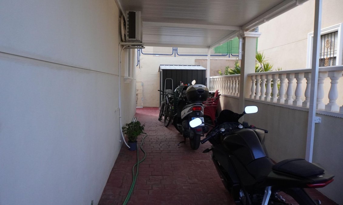 Resale - Villa -
San Miguel de Salinas