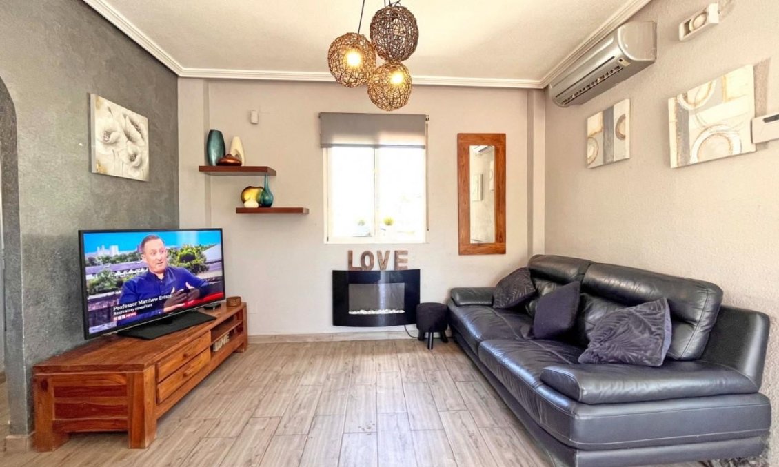 Segunda mano - Villa -
La Zenia - Costa Blanca