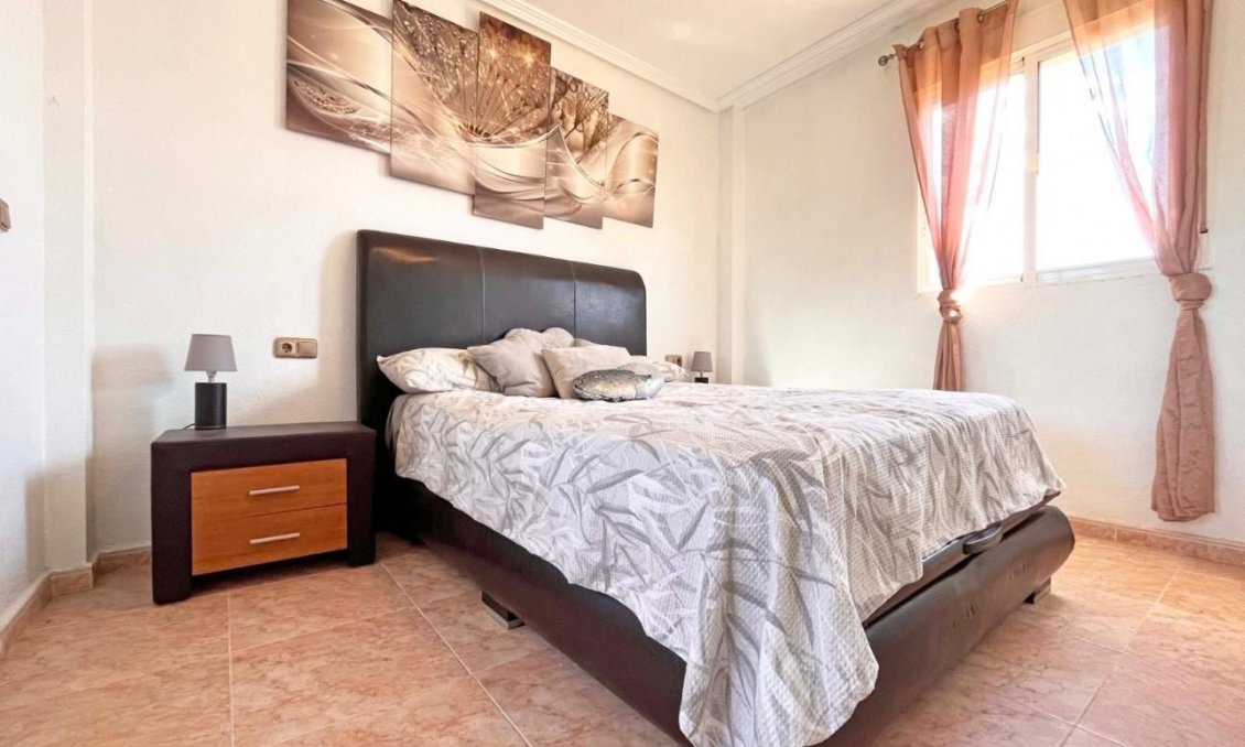 Segunda mano - Villa -
La Zenia - Costa Blanca