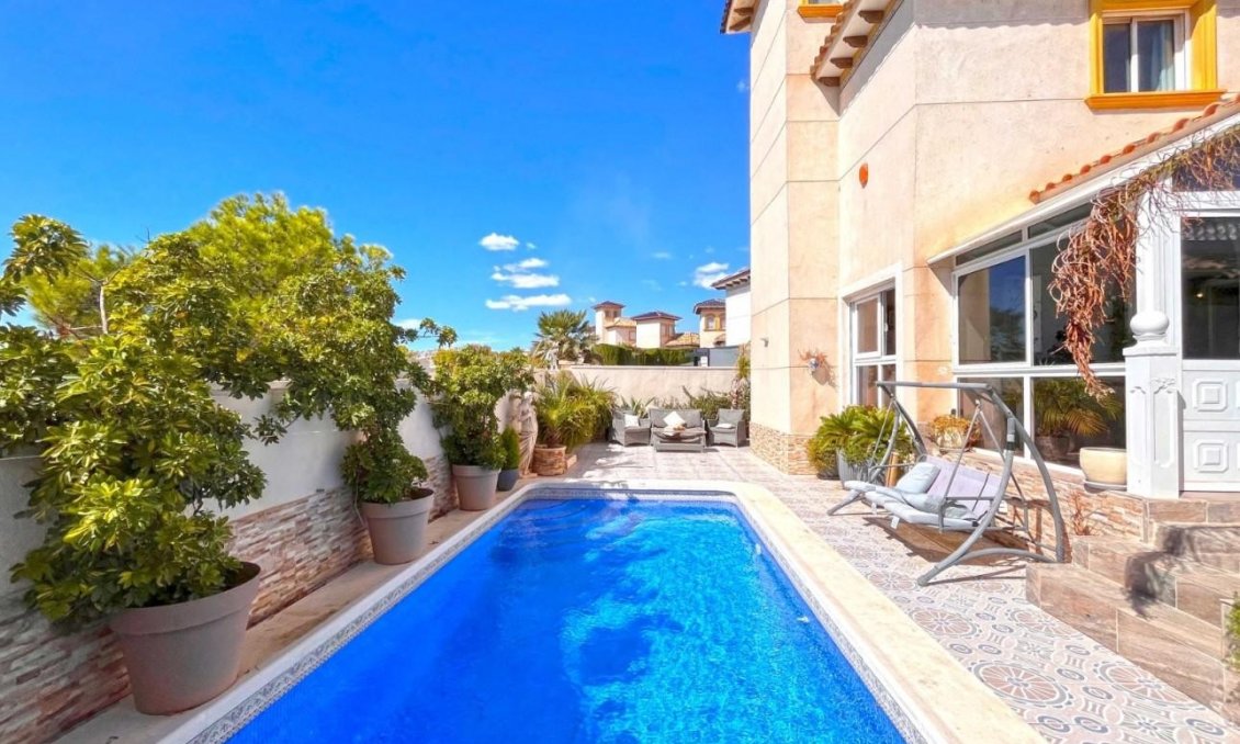 Segunda mano - Villa -
La Zenia - Costa Blanca