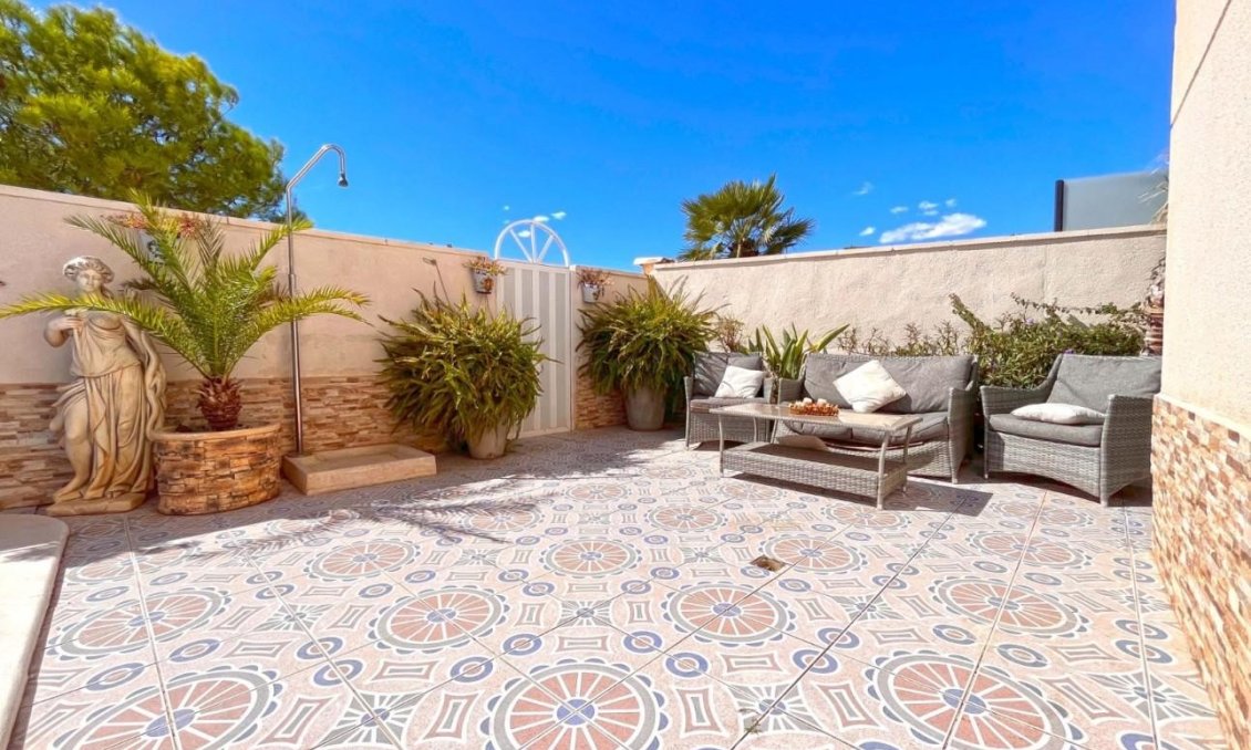 Segunda mano - Villa -
La Zenia - Costa Blanca