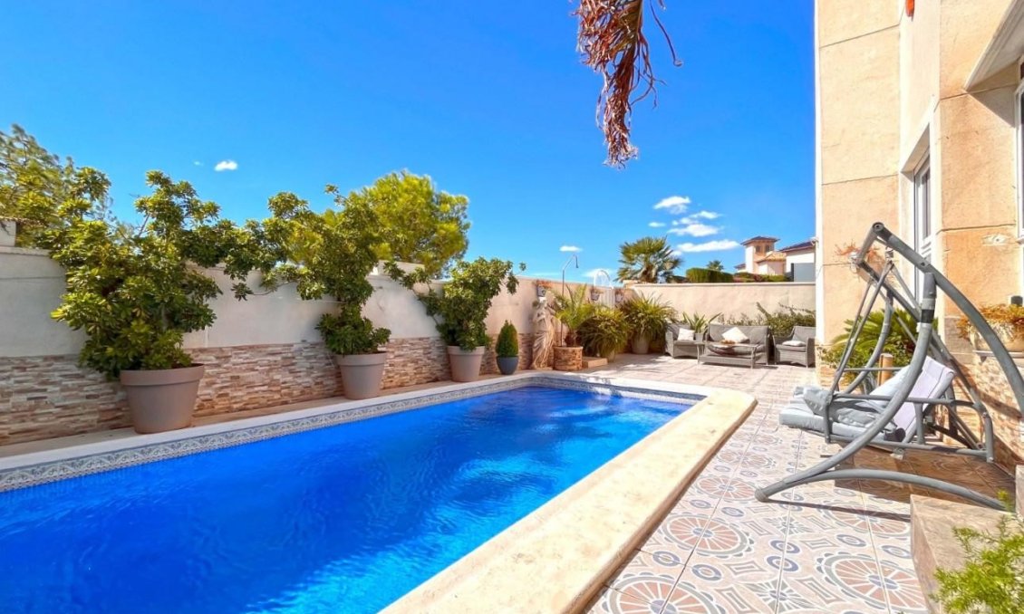 Segunda mano - Villa -
La Zenia - Costa Blanca