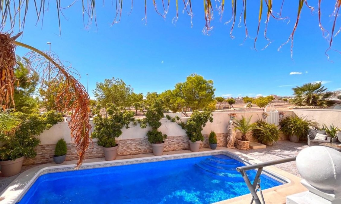 Segunda mano - Villa -
La Zenia - Costa Blanca