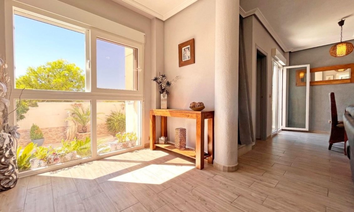 Segunda mano - Villa -
La Zenia - Costa Blanca
