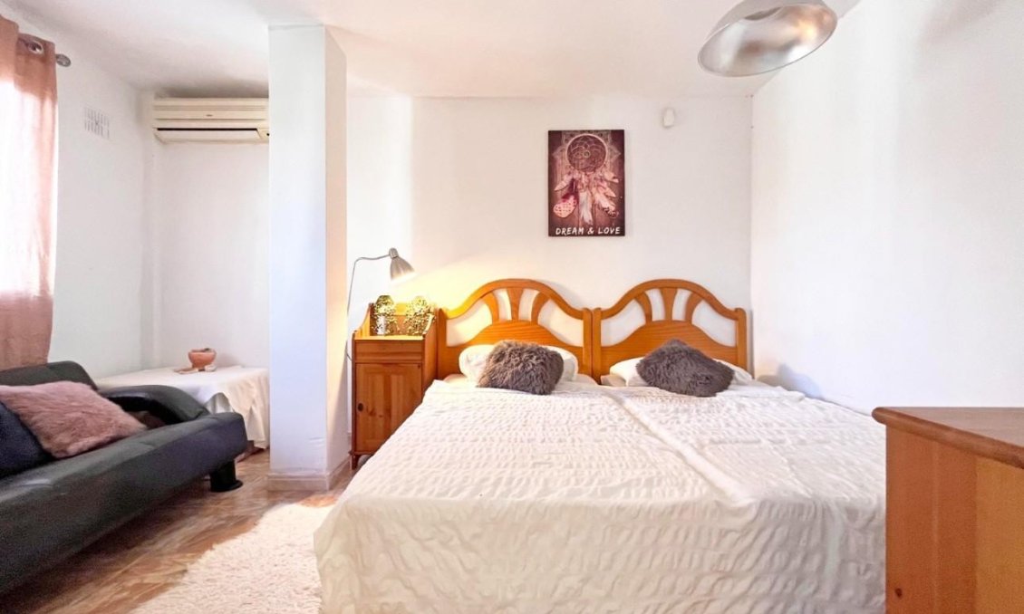 Segunda mano - Villa -
La Zenia - Costa Blanca