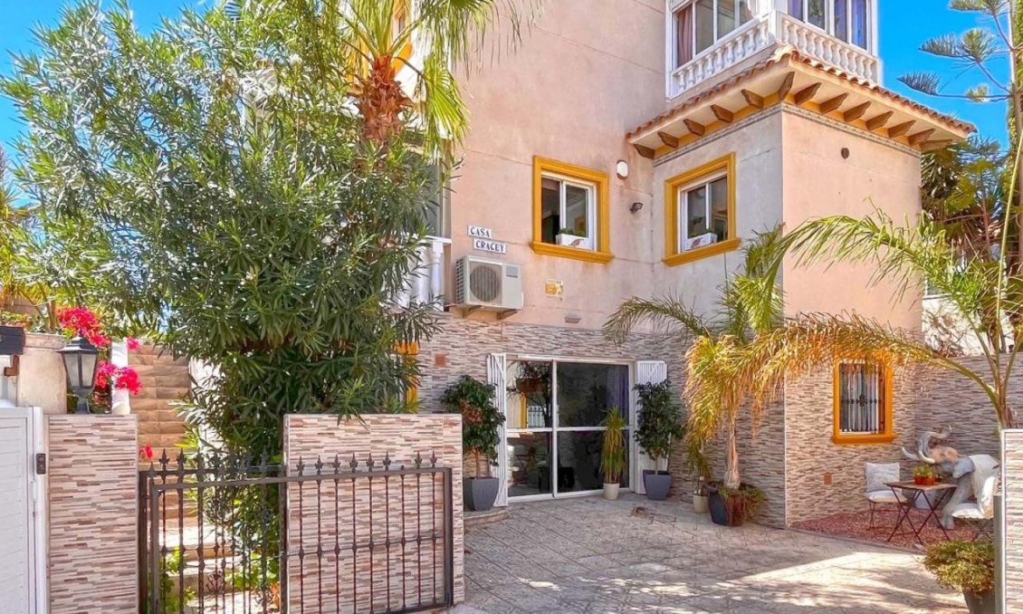Segunda mano - Villa -
La Zenia - Costa Blanca
