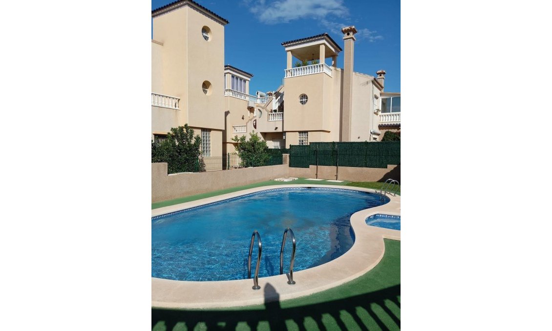 Segunda mano - Bungalow -
Orihuela Costa - PAU 26