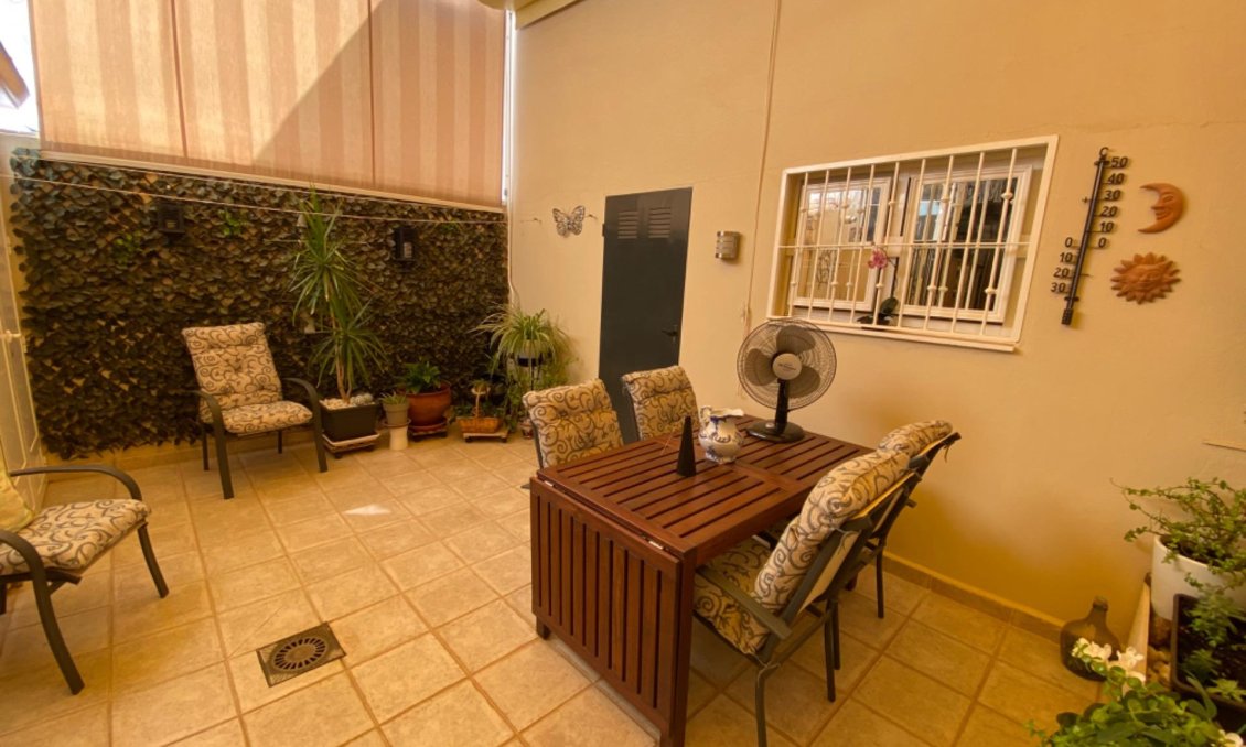 Revânzare - Duplex -
Algorfa