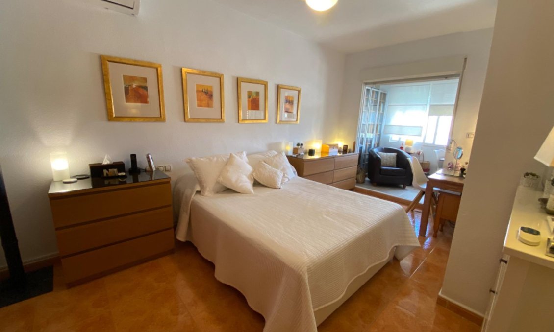 Revânzare - Duplex -
Algorfa