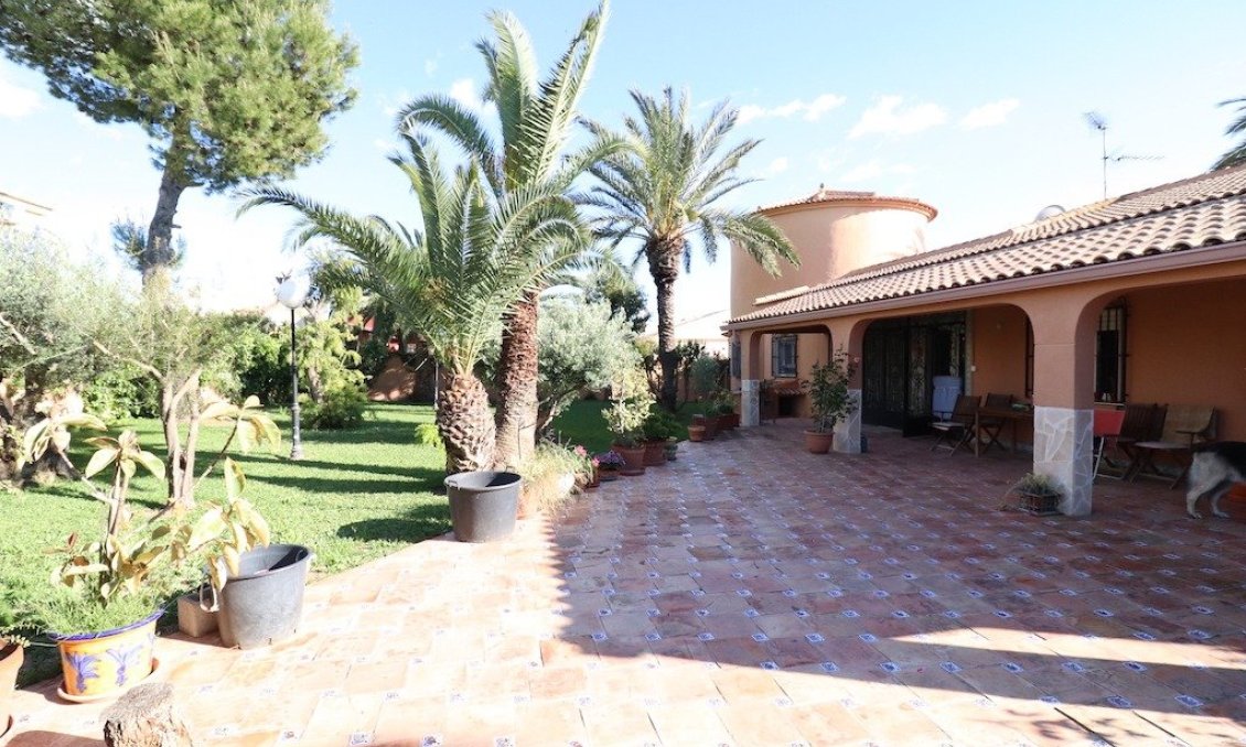 Segunda mano - Villa -
Torrevieja - Costa Blanca
