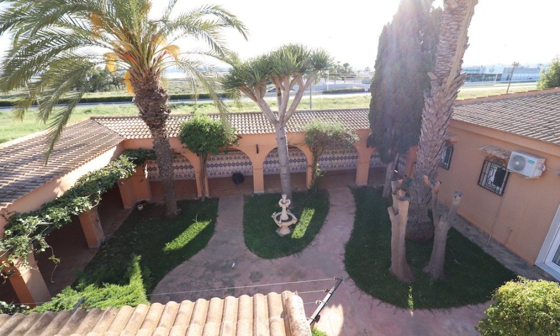 Segunda mano - Villa -
Torrevieja - Costa Blanca