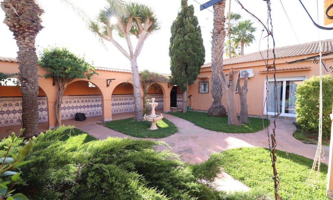 Segunda mano - Villa -
Torrevieja - Costa Blanca