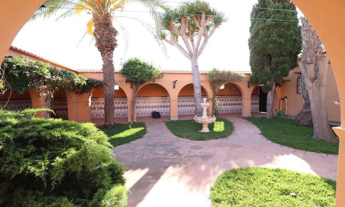 Segunda mano - Villa -
Torrevieja - Costa Blanca