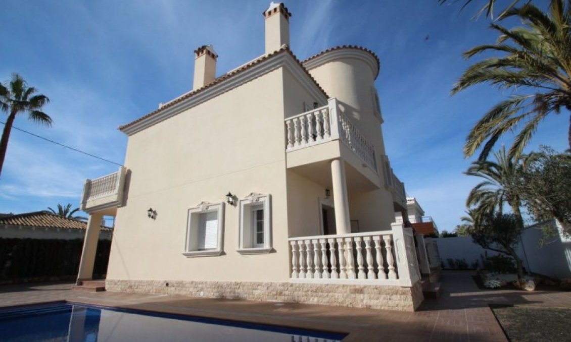 Revente - Villa -
Orihuela Costa - Costa Blanca