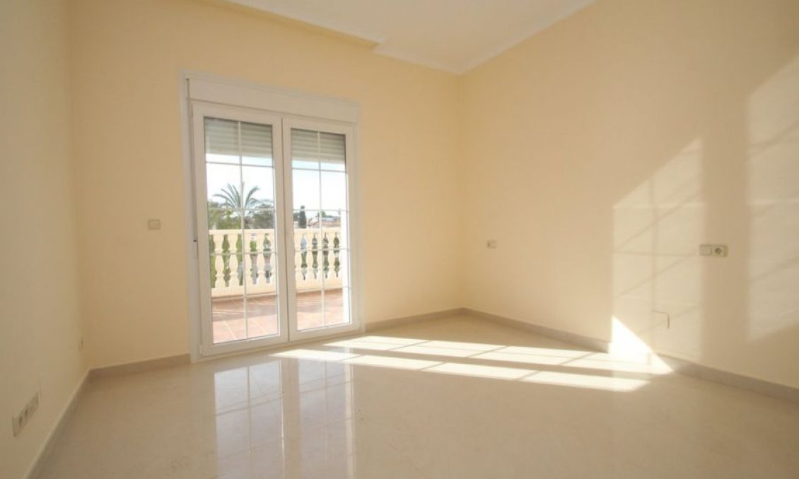 Revente - Villa -
Orihuela Costa - Costa Blanca