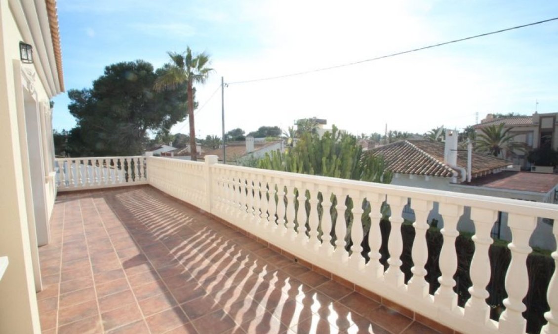 Revente - Villa -
Orihuela Costa - Costa Blanca