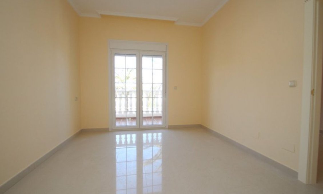Revente - Villa -
Orihuela Costa - Costa Blanca