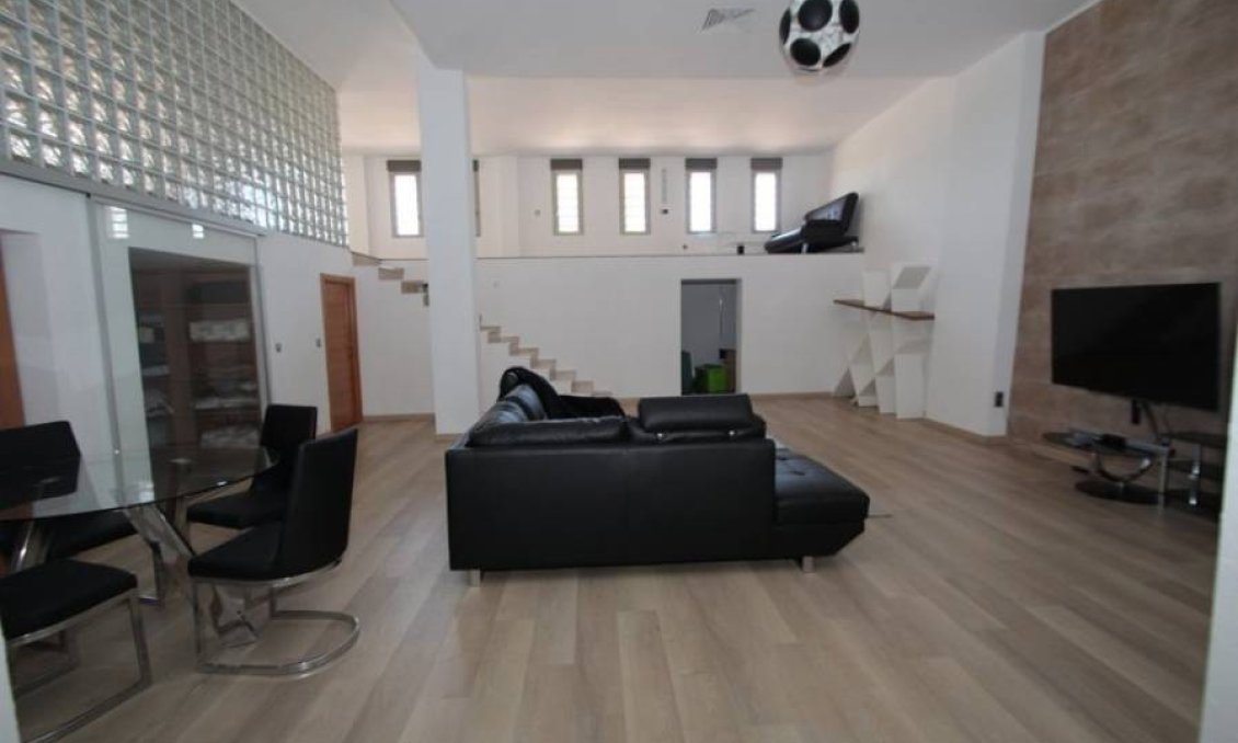 Segunda mano - Villa -
Orihuela Costa - Costa Blanca