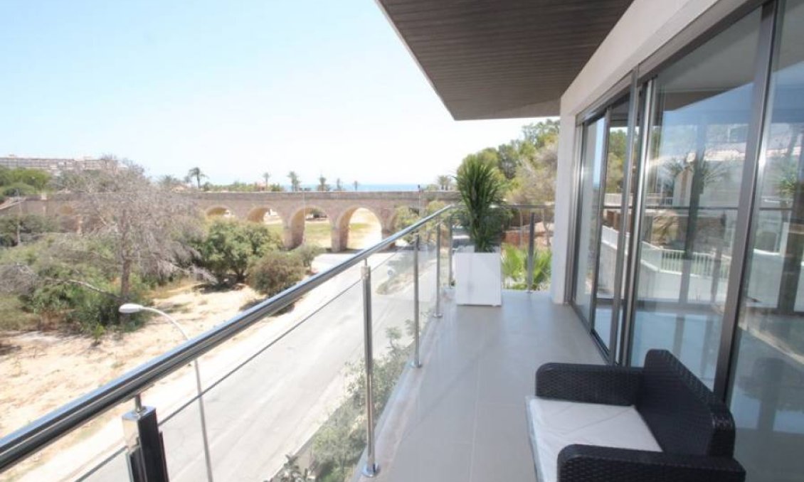 Segunda mano - Villa -
Orihuela Costa - Costa Blanca
