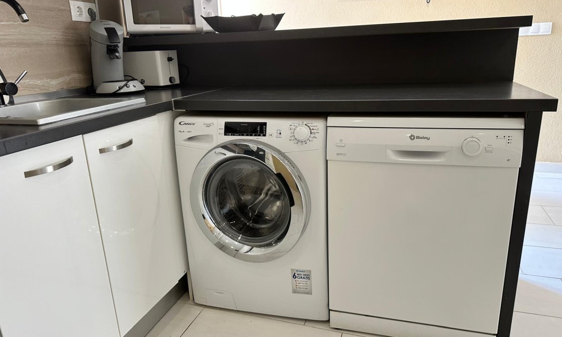 Segunda mano - Apartamento -
Torrevieja - Paseo Maritimo