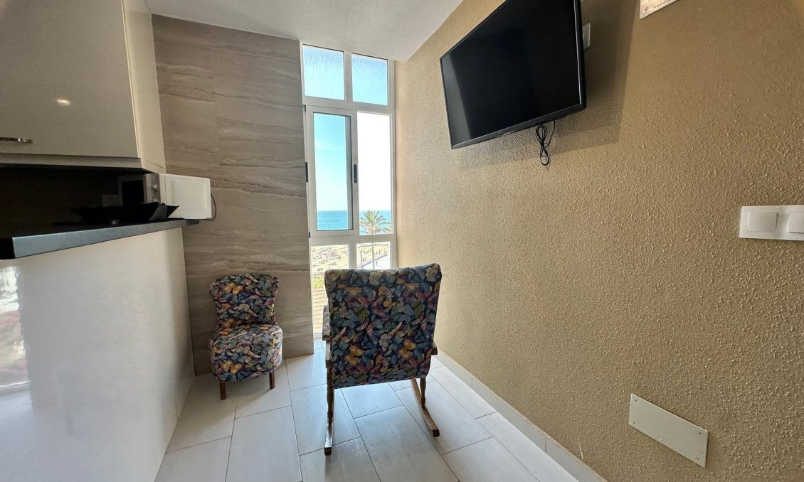 Segunda mano - Apartamento -
Torrevieja - Paseo Maritimo