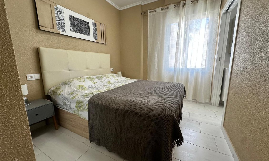 Segunda mano - Apartamento -
Torrevieja - Paseo Maritimo