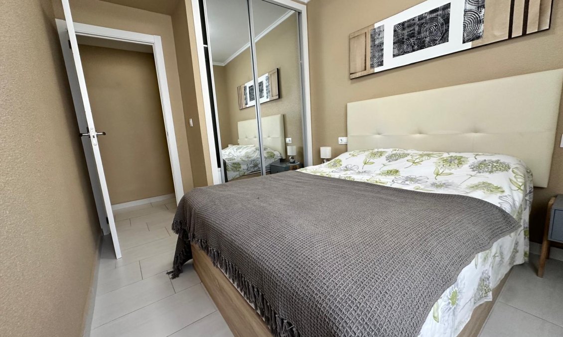 Segunda mano - Apartamento -
Torrevieja - Paseo Maritimo