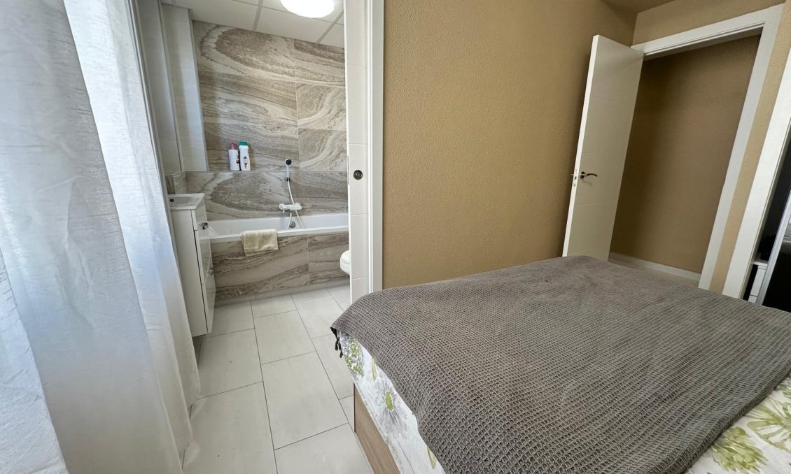 Segunda mano - Apartamento -
Torrevieja - Paseo Maritimo