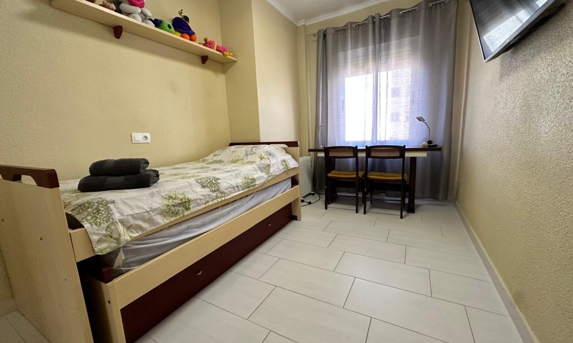 Segunda mano - Apartamento -
Torrevieja - Paseo Maritimo