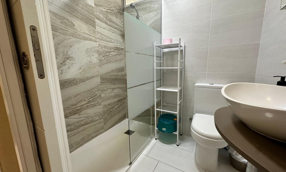 Segunda mano - Apartamento -
Torrevieja - Paseo Maritimo