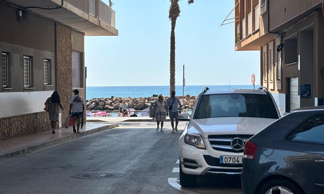 Segunda mano - Apartamento -
Torrevieja - Paseo Maritimo