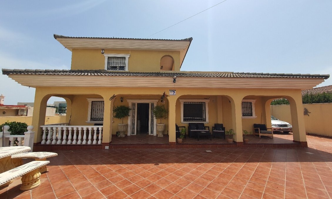 Segunda mano - Villa -
Los Balcones - Costa Blanca