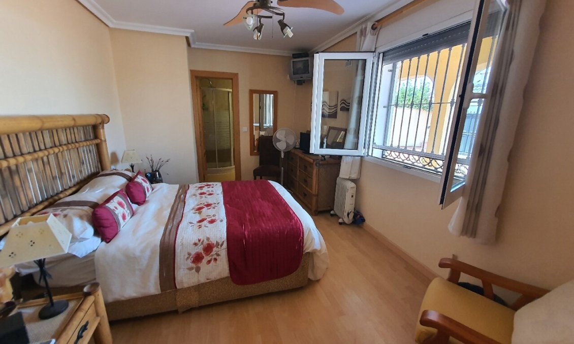 Segunda mano - Villa -
Los Balcones - Costa Blanca