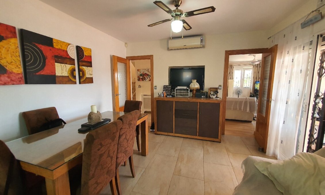 Segunda mano - Villa -
Los Balcones - Costa Blanca