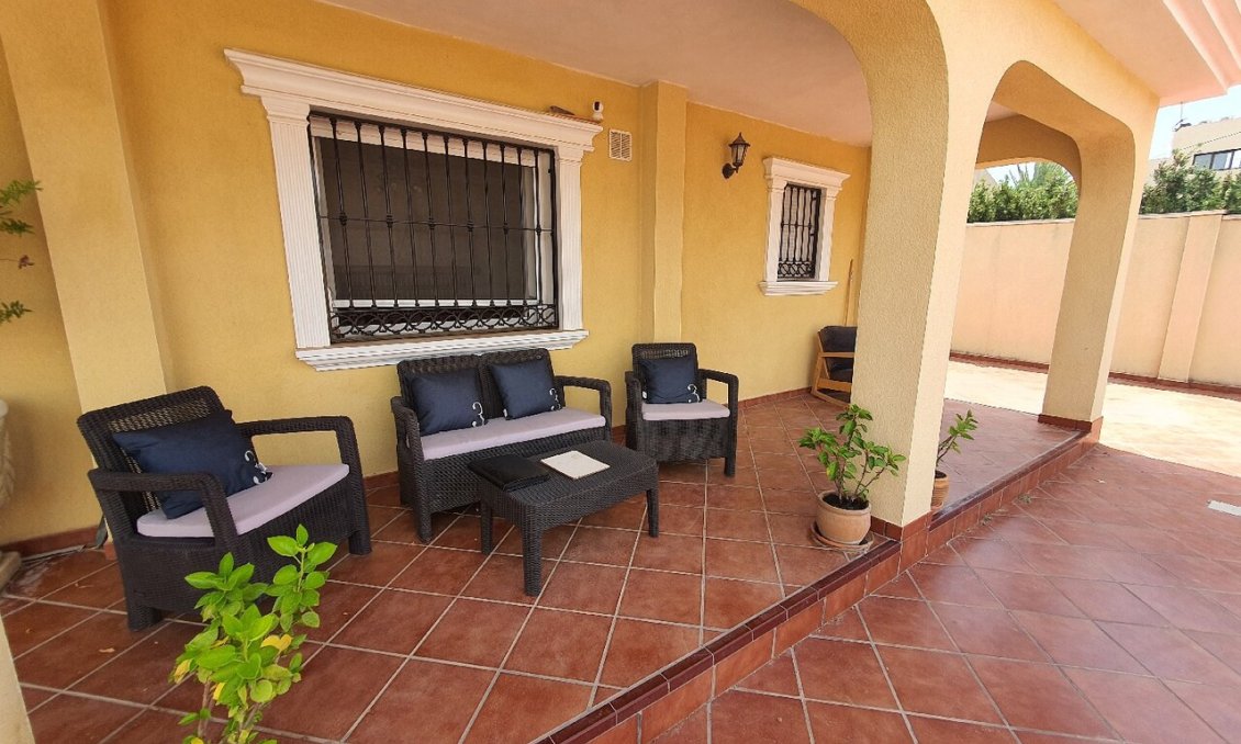 Segunda mano - Villa -
Los Balcones - Costa Blanca
