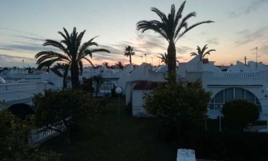 Segunda mano - Bungalow -
Las Mimosas - Inland