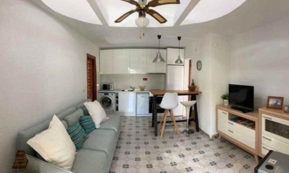 Segunda mano - Bungalow -
Las Mimosas - Inland