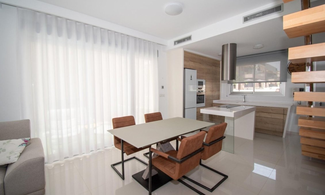Wiederverkauf - Villa -
Mil Palmeras - Costa Blanca